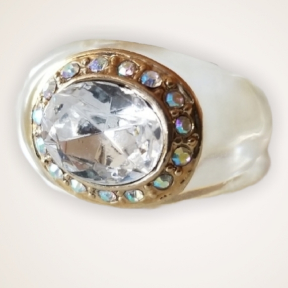 Vintage Jewelry - Vintage Lucite and Rhinestone Cluster Ring SZ 8.5